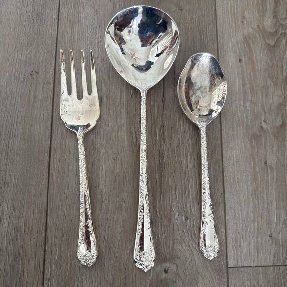 Wm. Rogers & Son Other - Wm Rogers & Son Enchanted Rose Gold Electroplate 3-Piece Serving/Hostess Set